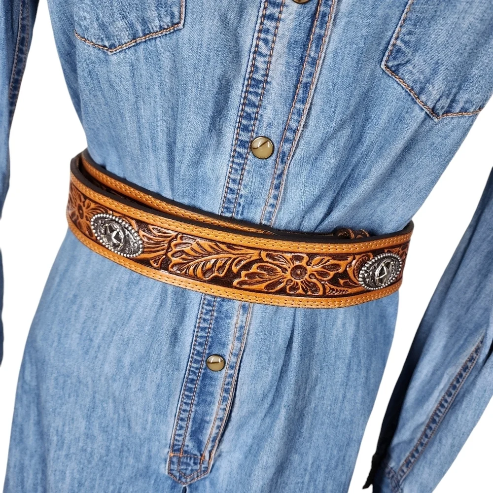 JUSTIN TOP GRAIN LEATHER TOOLED STAR MEDALLIONS 